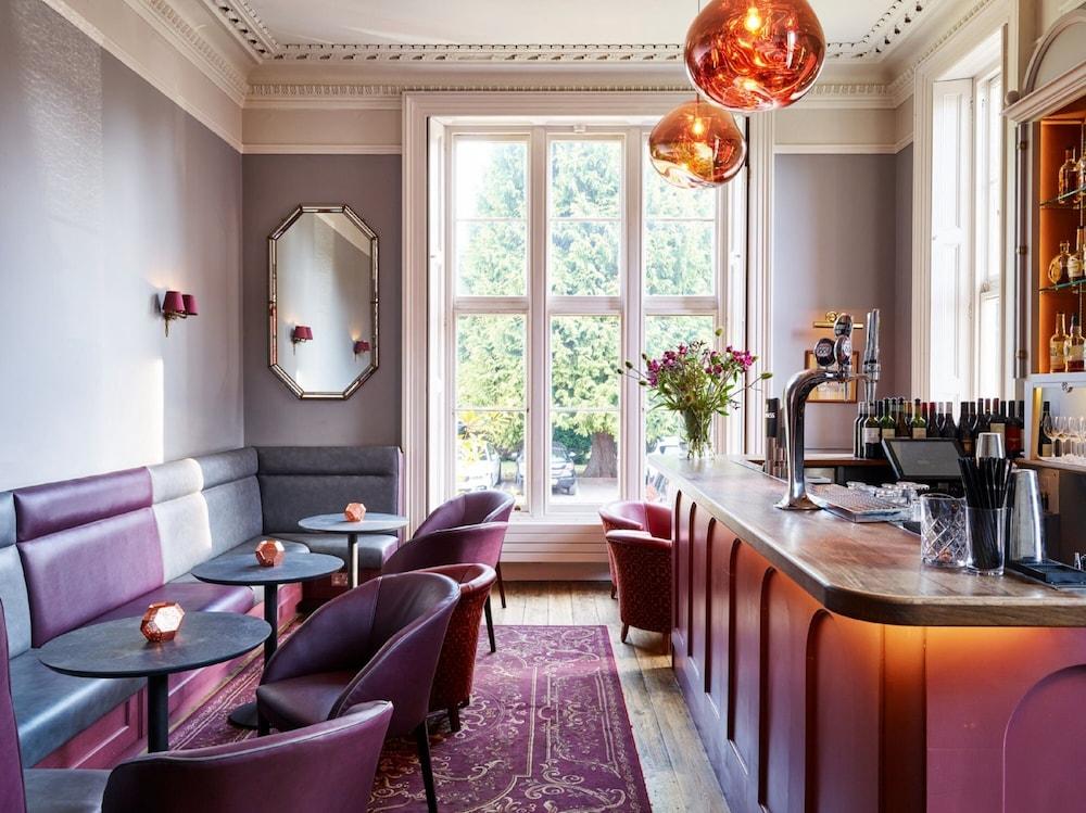 Cotswold Grange Bed & Breakfast Cheltenham Luaran gambar The bar at the 2018 refurbishment