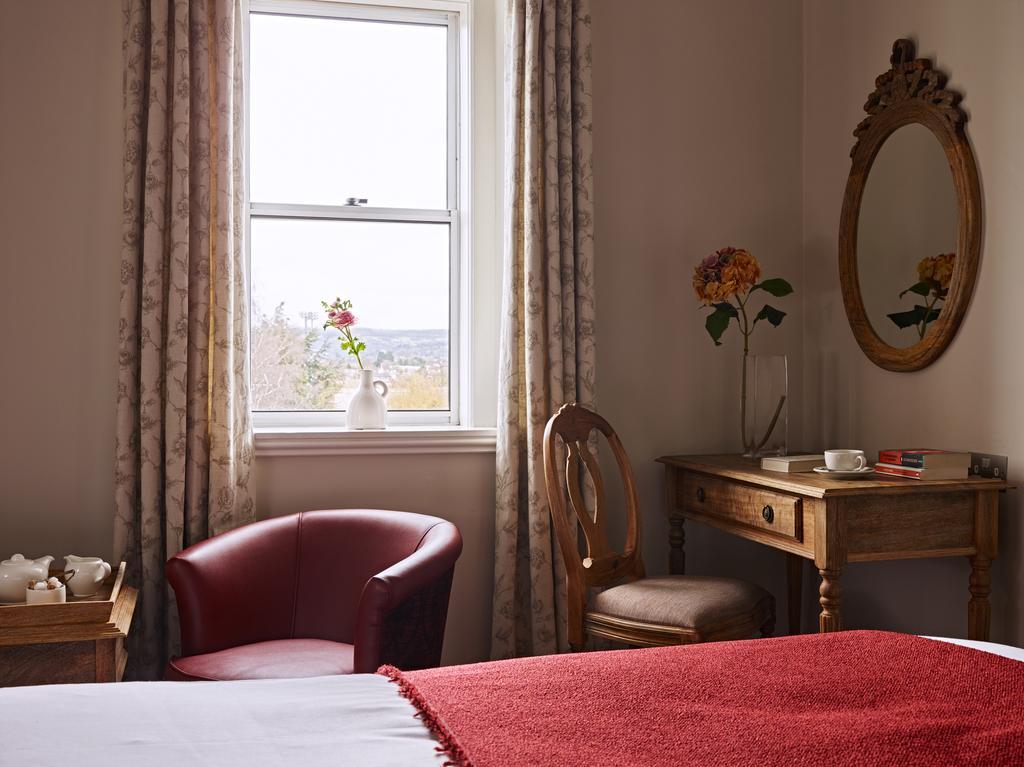 Cotswold Grange Bed & Breakfast Cheltenham Luaran gambar A bedroom at the hotel