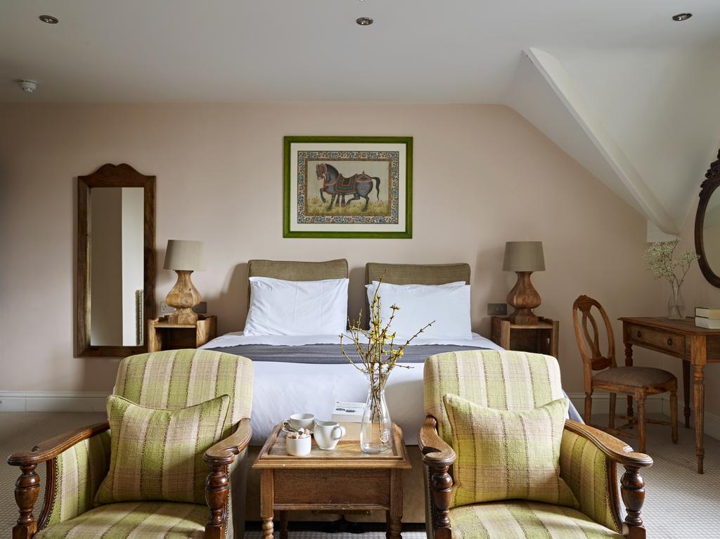 Cotswold Grange Bed & Breakfast Cheltenham Luaran gambar A bedroom at the hotel
