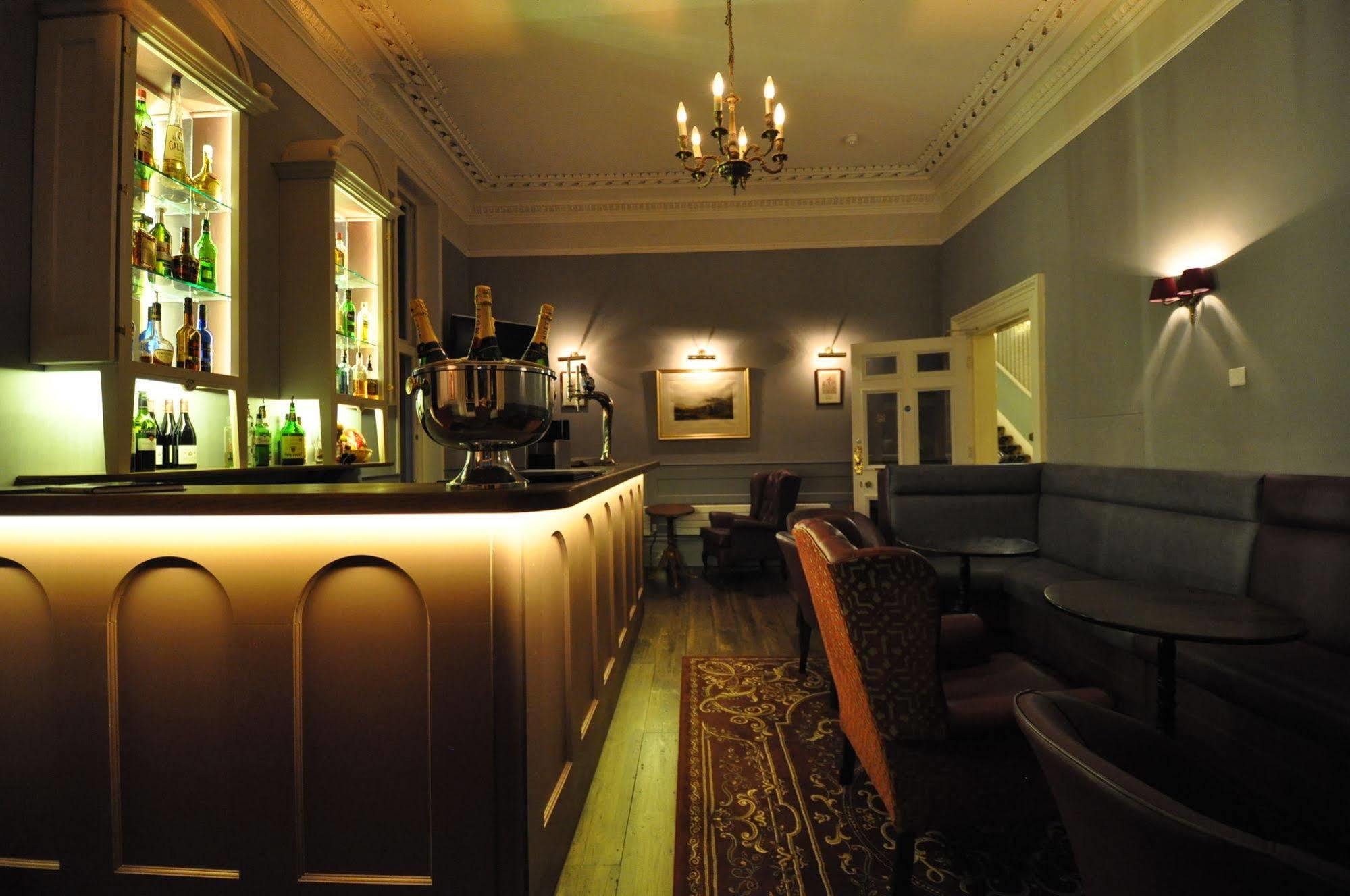 Cotswold Grange Bed & Breakfast Cheltenham Luaran gambar The bar at the 2018 edition of the Edinburgh International Book Festival