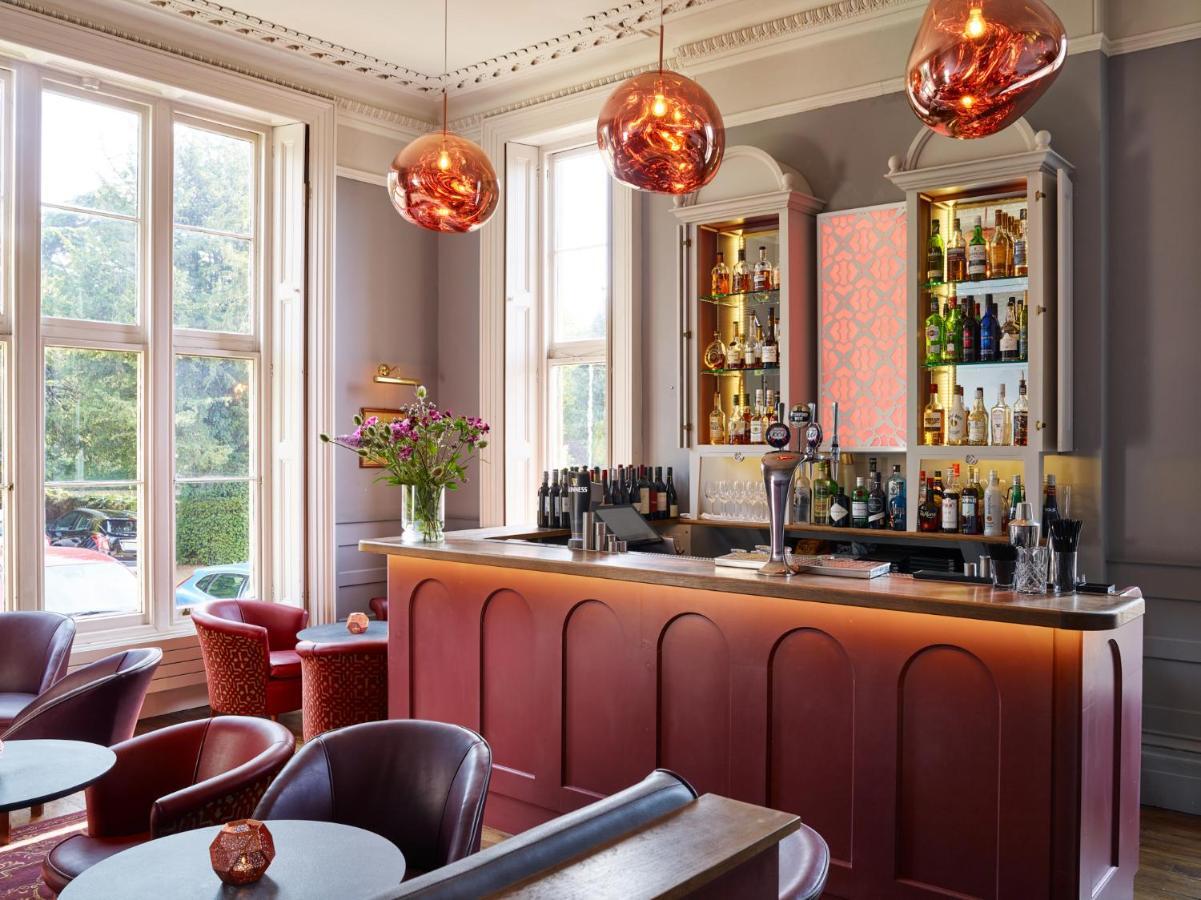 Cotswold Grange Bed & Breakfast Cheltenham Luaran gambar The bar at the 2018 refurbished hotel